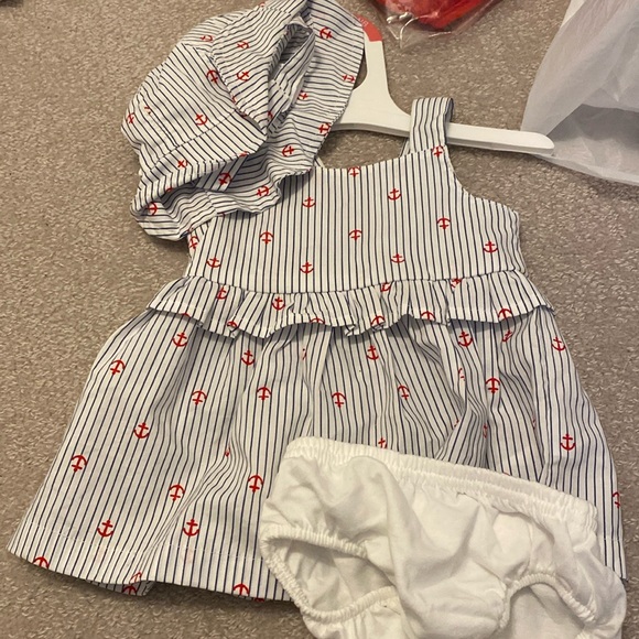 Newborn baby dress set - Picture 1 of 2